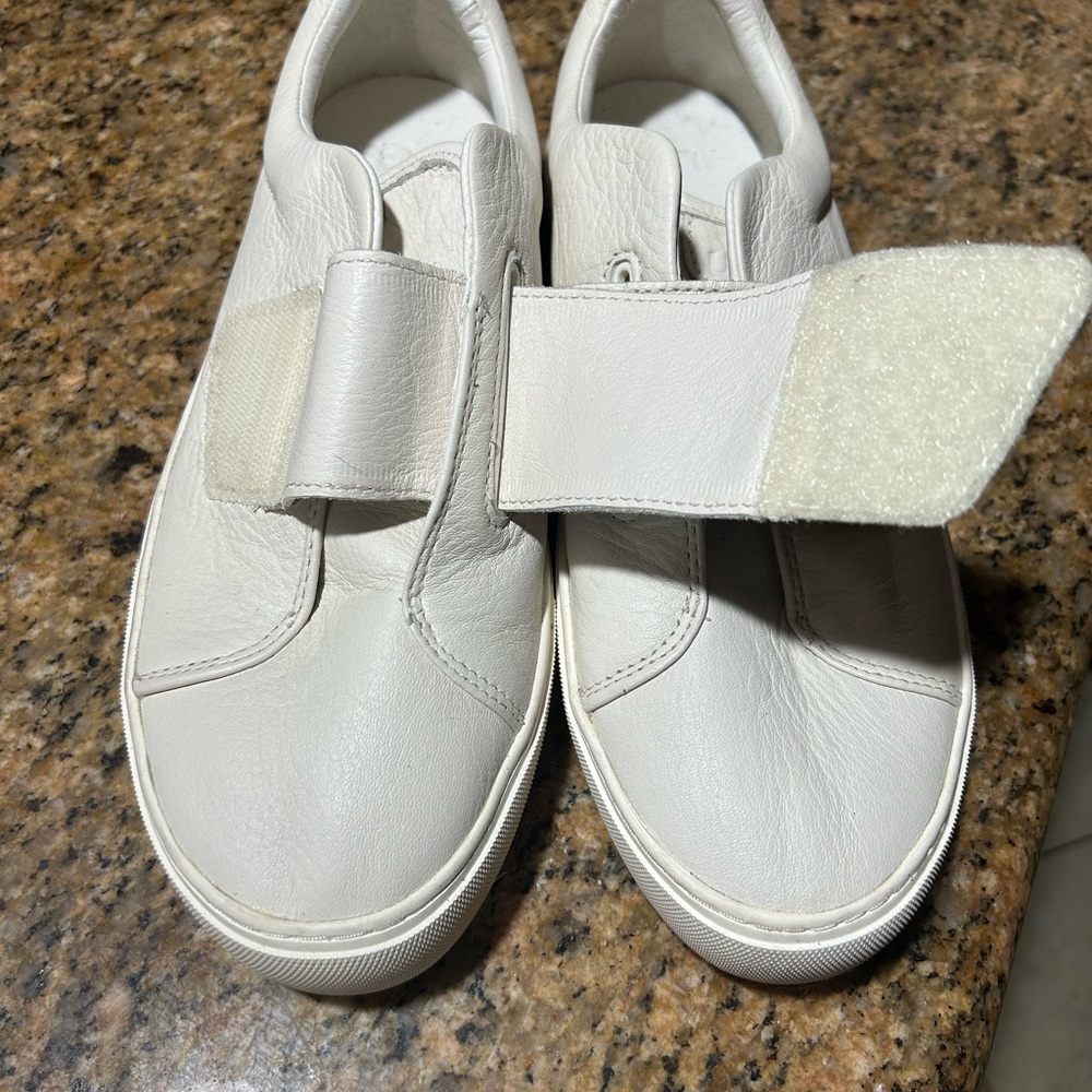 Ugg Off white Sneakers